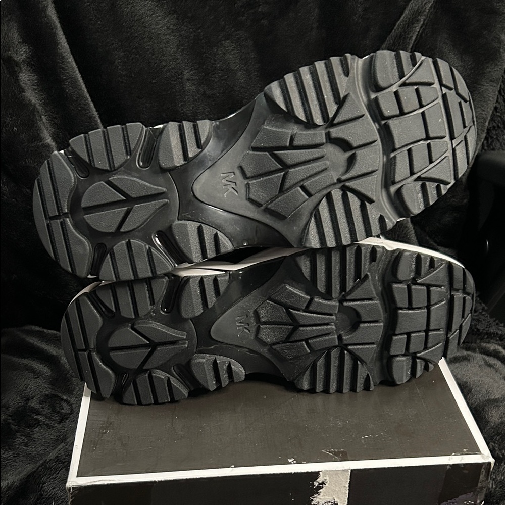 Michael Kors Monochrome Men's Sneakers - Picture 3 of 7